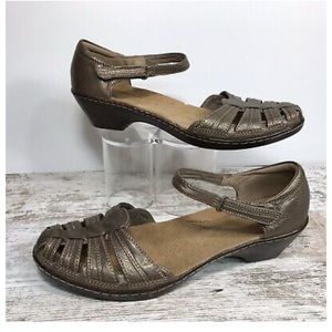 Clarks Collection Wendy Suite Closed Toe Sandal